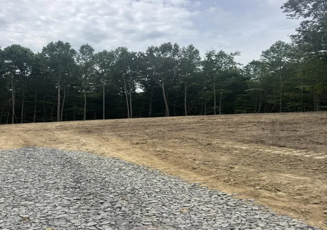 Photo 1 of Sale Pending at 1064 Frontage Rd, Russell Springs, KY 42642 | MLS# 26002012 | Listing updated on 2026-08-31