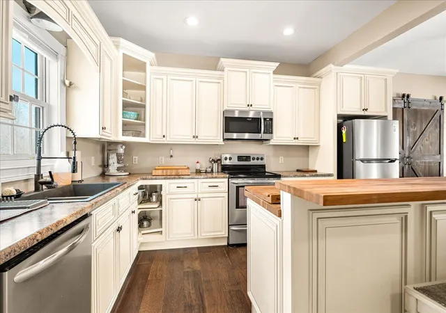 Photo 4 of Single family home for sale at 551 Rogers Rd, Corbin, KY 40701 | MLS# 26002030 | Listing updated on 2026-05-12