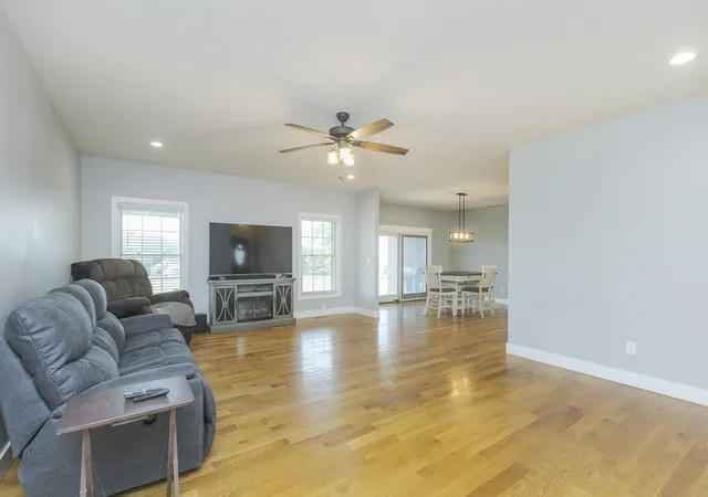 Photo 4 of Single family home for sale at 1053 English Garden, Lawrenceburg, KY 40342 | MLS# 26002182 | Listing updated on 2026-04-02