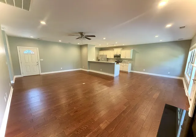 4th image of 1106 Leawood Dr, Frankfort, KY 40601 | MLS# 26002358