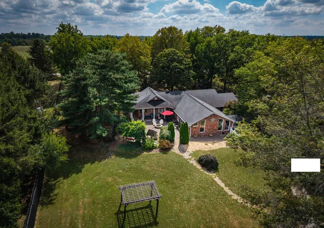Photo 3 of Sale Pending at 5028 Ashgrove Rd, Nicholasville, KY 40356 | MLS# 26002256 | Listing updated on 2026-03-03