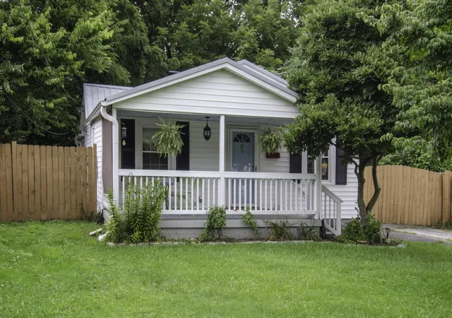Photo 1 of Single family home for sale at 385 Sherman Ave, Lexington, KY 40502 | MLS# 26002505 | Listing updated on 2026-02-13