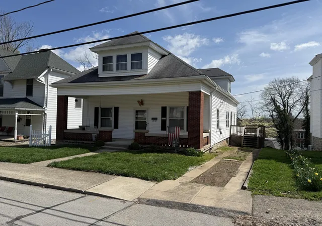 Homes for sale in Paris, KY | 672 Higgins Ave, Paris, KY 40361 | MLS# 26002554