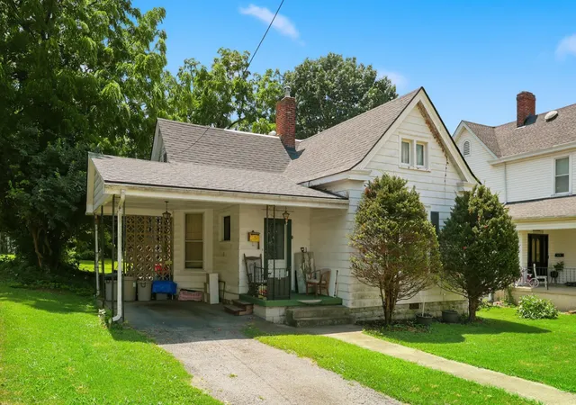 Homes for sale in Paris, KY | 31 15th St, Paris, KY 40361 | MLS# 26004871