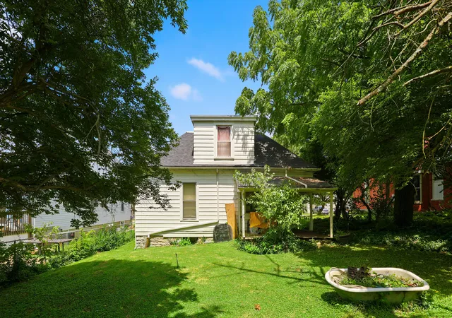 Homes for sale in Paris, KY | 31 15th St, Paris, KY 40361 | MLS# 26004871