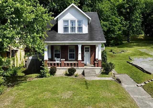 Homes for sale in Morehead, KY | 121 E 5th St, Morehead, KY 40351 | MLS# 26002565