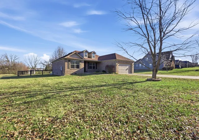 Photo 2 of Single family home for sale at 328 Windy Oaks Cir, Richmond, KY 40475 | MLS# 26002673 | Listing updated on 2026-02-23