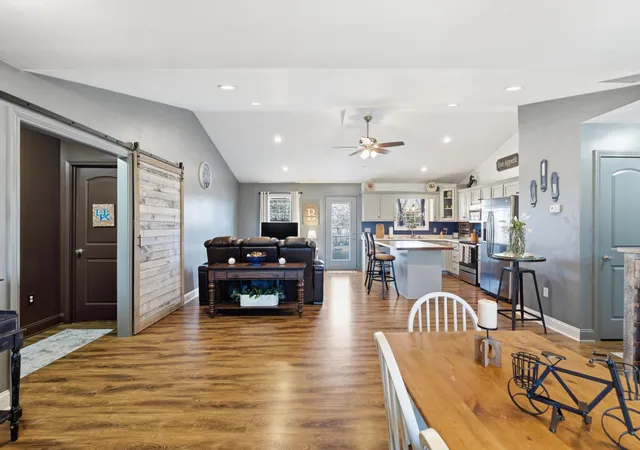 Photo 3 of Single family home for sale at 328 Windy Oaks Cir, Richmond, KY 40475 | MLS# 26002673 | Listing updated on 2026-02-23