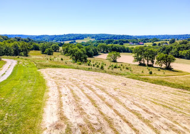 2nd image of 12609 Acres Owenton Rd, Frankfort, KY 40601 | MLS# 26002729