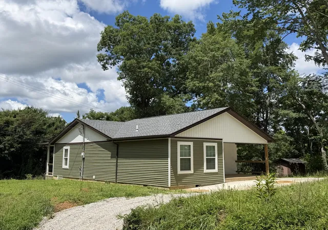 Homes for sale in Corbin, KY | 1086 Moore Hill Ave, Corbin, KY 40701 | MLS# 26002883