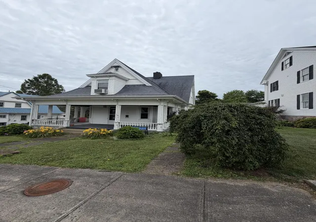Homes for sale in Flemingsburg, KY | 119 Pumphrey Ave, Flemingsburg, KY 41041 | MLS# 26003270