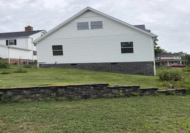 Homes for sale in Flemingsburg, KY | 119 Pumphrey Ave, Flemingsburg, KY 41041 | MLS# 26003270