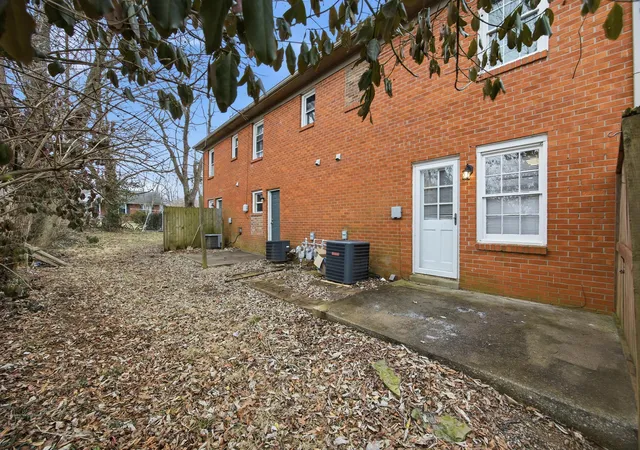 image of 305 Lake St, Nicholasville, KY 40356