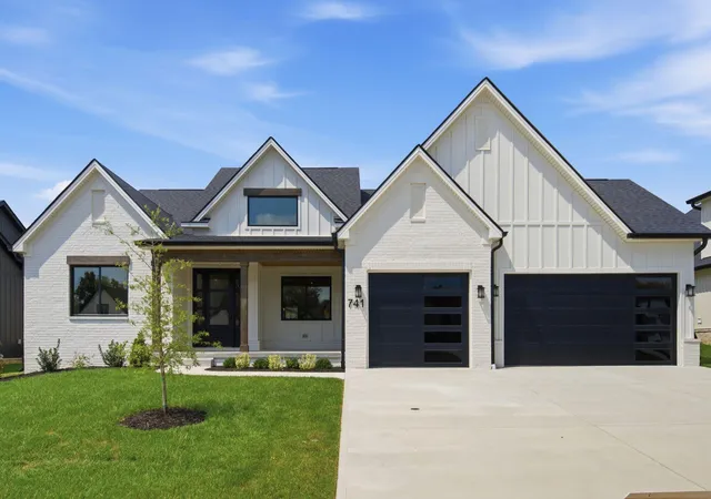 Photo 2 of Single family home for sale at 741 Azalea Ln, Versailles, KY 40383 | MLS# 26002964 | Listing updated on 2026-09-07