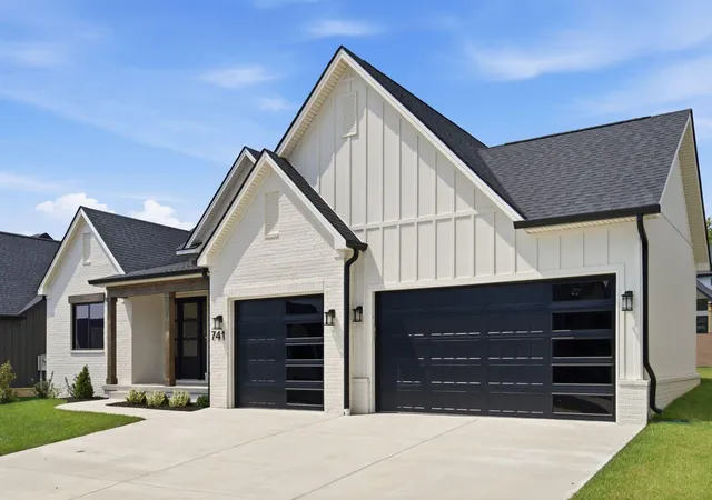 Photo 3 of Single family home for sale at 741 Azalea Ln, Versailles, KY 40383 | MLS# 26002964 | Listing updated on 2026-09-07