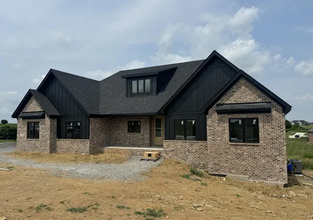 Photo 1 of Single family home for sale at 5169 Stallion Dr, Richmond, KY 40475 | MLS# 26003279 | Listing updated on 2026-09-14