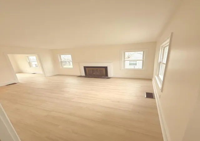 Photo 3 of Single family home for sale at 557 Haskins Dr, Lexington, KY 40508 | MLS# 26003199 | Listing updated on 2026-02-22