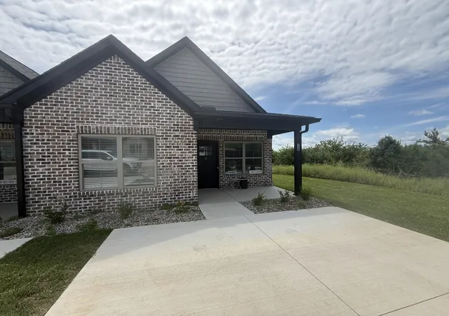 Photo 1 of Single family home for sale at 838 Ridgewood Dr #6, Berea, KY 40403 | MLS# 26003198 | Listing updated on 2026-10-02