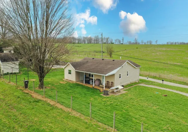 Homes for sale in Paris, KY | 478 Larue Rd, Paris, KY 40361 | MLS# 26003322