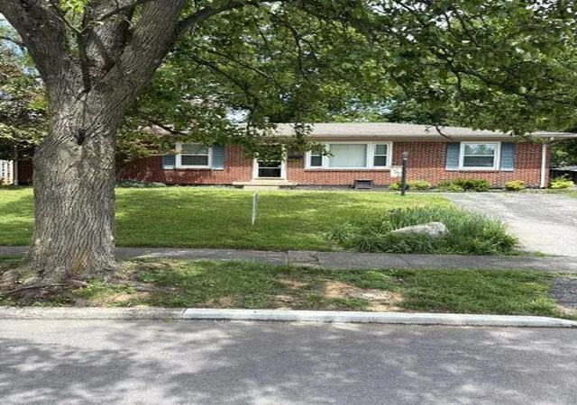 Photo 1 of Single family home for sale at 1109 Greentree Ct, Lexington, KY 40517 | MLS# 26003333 | Listing updated on 2026-05-11