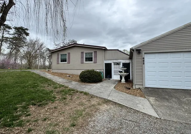 Homes for sale in Jamestown, KY | 693 Scotts Chapel Rd, Jamestown, KY 42629 | MLS# 26003305
