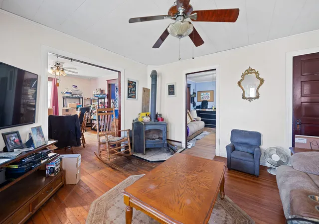 5th image of 4306 Mud Ln, Louisville, KY 40229 | MLS# 26005999