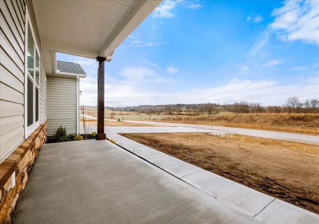 Photo 4 of Single family home for sale at 831 Sam Black Rd, London, KY 40741 | MLS# 26003687 | Listing updated on 2026-08-23