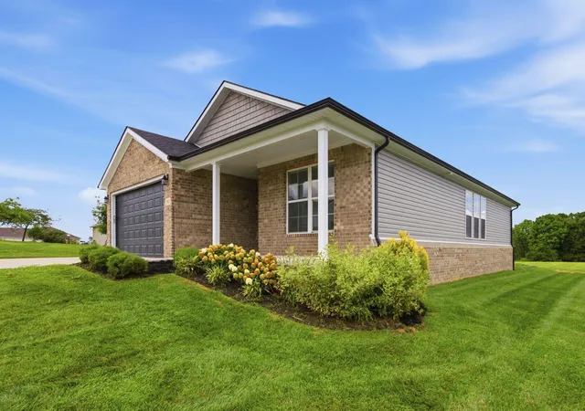 Photo 2 of Sale Pending at 181 Xing View Dr, Berea, KY 40403 | MLS# 26020976 | Listing updated on 2026-08-27