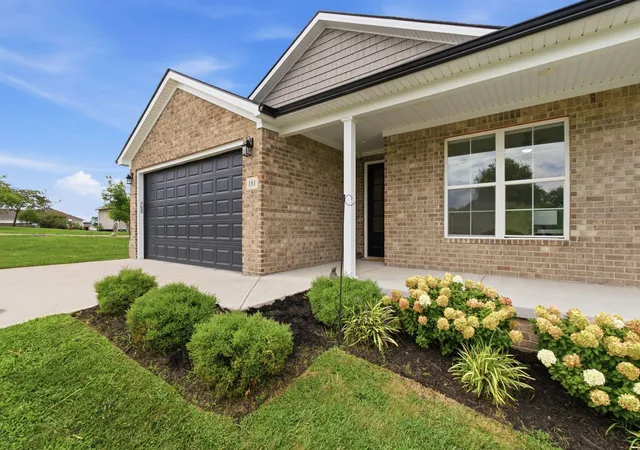 Photo 3 of Sale Pending at 181 Xing View Dr, Berea, KY 40403 | MLS# 26020976 | Listing updated on 2026-08-27