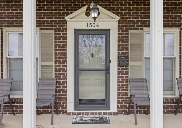Photo 3 of Single family home for sale at 1504 Cantrill Dr, Lexington, KY 40505 | MLS# 26003930 | Listing updated on 2026-03-11