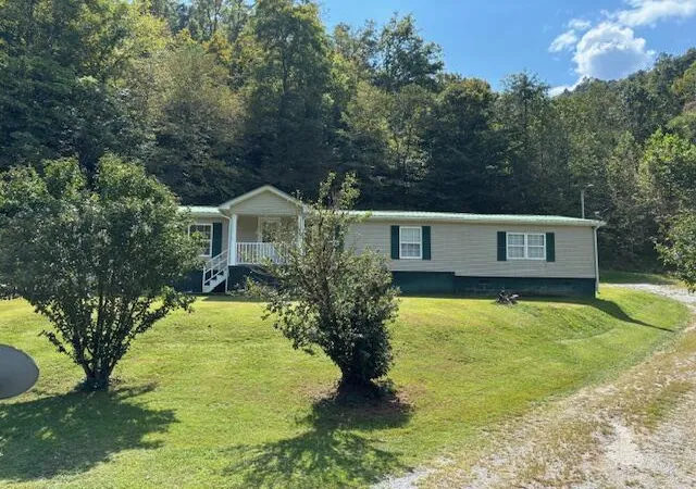 Homes for sale in Woollum, KY | 70 Spruce Pine Rd, Woollum, KY 40906 | MLS# 26004051