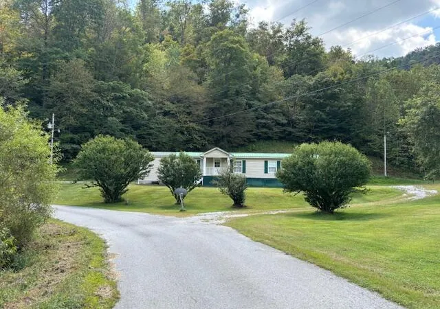 Homes for sale in Woollum, KY | 70 Spruce Pine Rd, Woollum, KY 40906 | MLS# 26004051