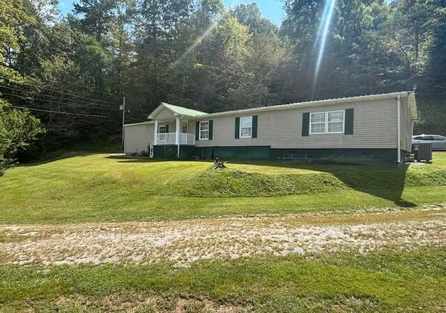 Homes for sale in Woollum, KY | 70 Spruce Pine Rd, Woollum, KY 40906 | MLS# 26004051