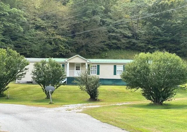 Homes for sale in Woollum, KY | 70 Spruce Pine Rd, Woollum, KY 40906 | MLS# 26004051