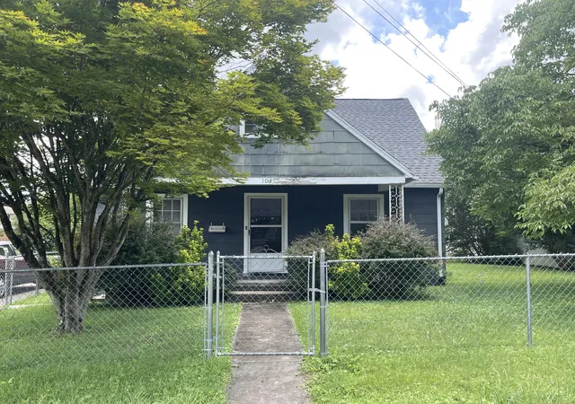 Photo 1 of Single family home for sale at 103 Holt Ave, Barbourville, KY 40906 | MLS# 26019264 | Listing updated on 2026-08-01