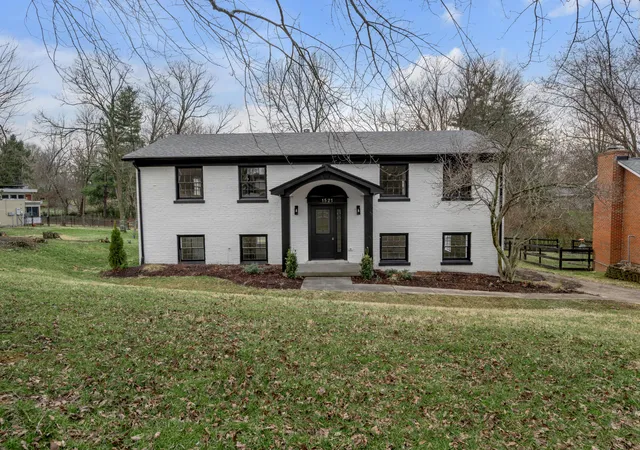 Photo 1 of Single family home for sale at 1521 Pine Meadow Ct, Lexington, KY 40504 | MLS# 26004358 | Listing updated on 2026-04-12