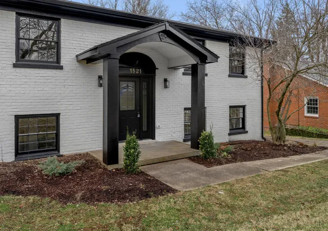 Photo 2 of Single family home for sale at 1521 Pine Meadow Ct, Lexington, KY 40504 | MLS# 26004358 | Listing updated on 2026-04-12