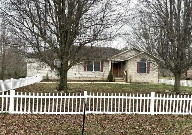 Homes for sale in Stanford, KY | 212 S Loop Dr, Stanford, KY 40484 | MLS# 26004265
