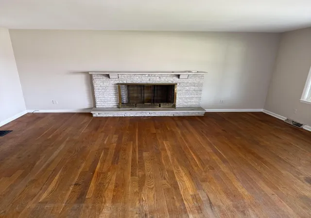 Photo 3 of Single family home for sale at 221 Stratford Dr, Richmond, KY 40475 | MLS# 26004289 | Listing updated on 2026-03-30