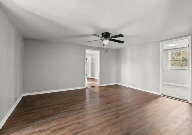 Photo 4 of Single family home for sale at 105 Johnson St, Somerset, KY 42501 | MLS# 26004453 | Listing updated on 2026-05-19