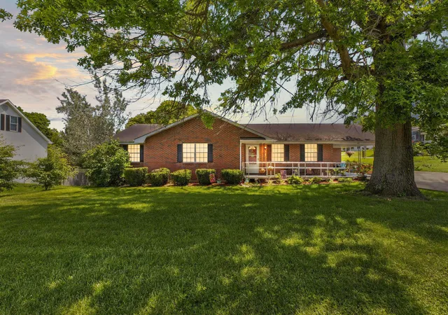 Photo 1 of Single family home for sale at 405 Nevada Ave, Mt Sterling, KY 40353 | MLS# 26004481 | Listing updated on 2026-09-01