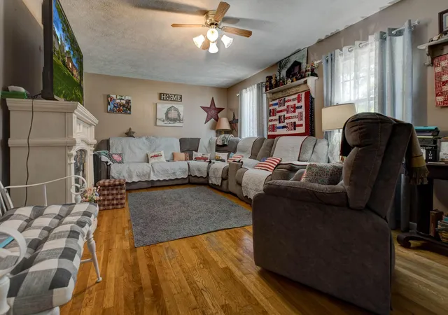 Photo 4 of Single family home for sale at 405 Nevada Ave, Mt Sterling, KY 40353 | MLS# 26004481 | Listing updated on 2026-10-15