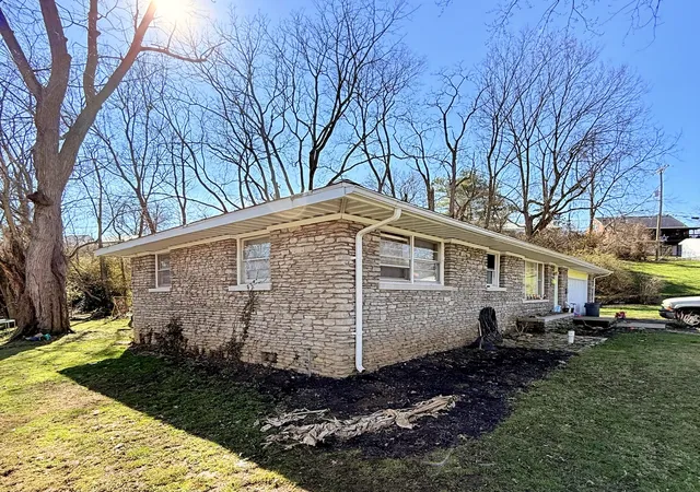Homes for sale in Paris, KY | 1869 Rio Vista Dr, Paris, KY 40361 | MLS# 26005012