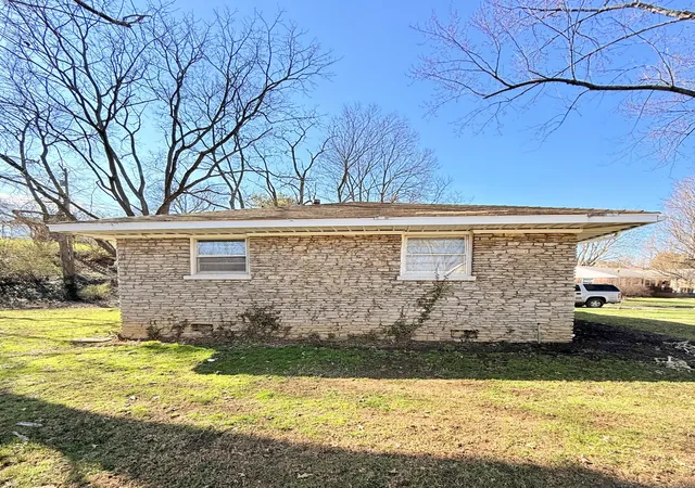 Homes for sale in Paris, KY | 1869 Rio Vista Dr, Paris, KY 40361 | MLS# 26005012
