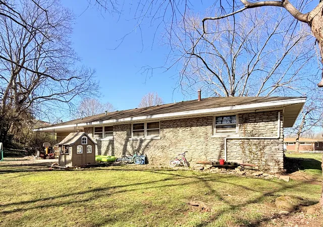 Homes for sale in Paris, KY | 1869 Rio Vista Dr, Paris, KY 40361 | MLS# 26005012