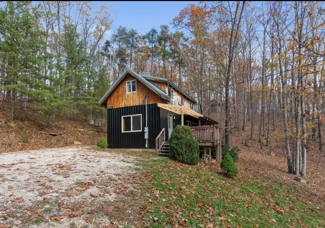 Homes for sale in Stanton, KY | 60 Forest View Ln, Stanton, KY 40380 | MLS# 26005863