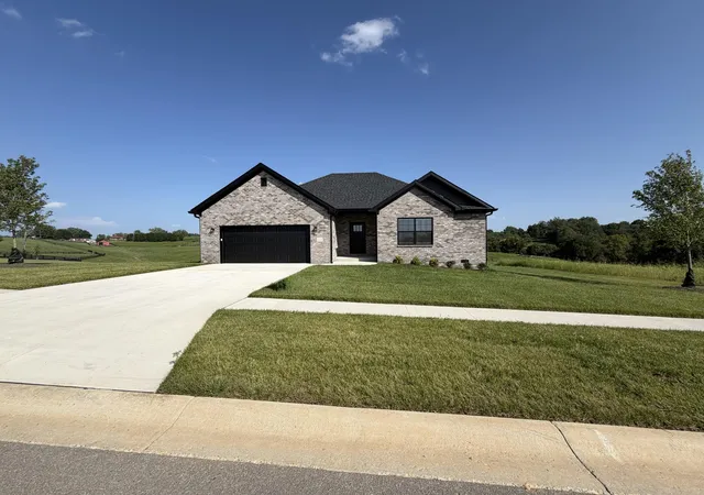 Photo 1 of Single family home for sale at 213 Carhartt Dr, Richmond, KY 40475 | MLS# 26004535 | Listing updated on 2026-10-03