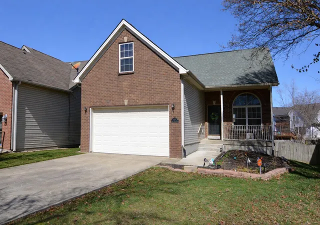 Photo 2 of Single family home for sale at 3373 Royal Troon Rd, Lexington, KY 40509 | MLS# 26004571 | Listing updated on 2026-09-10