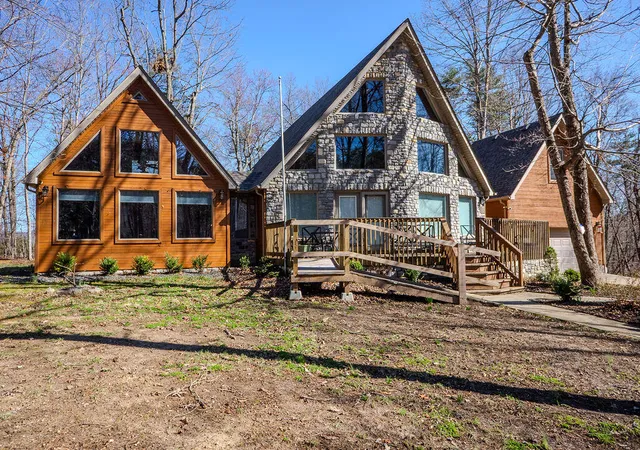 Homes for sale in Berea, KY | 111 Horse Cove Rd, Berea, KY 40403 | MLS# 26004902
