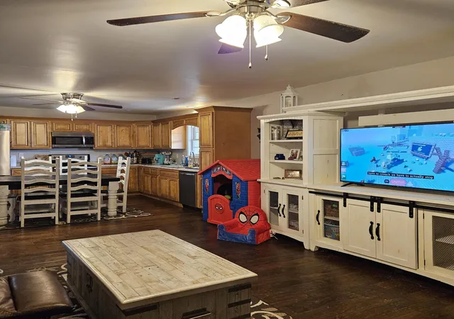 Homes for sale in London, KY | 305 Poplar Hollow Rd, London, KY 40744 | MLS# 26004792